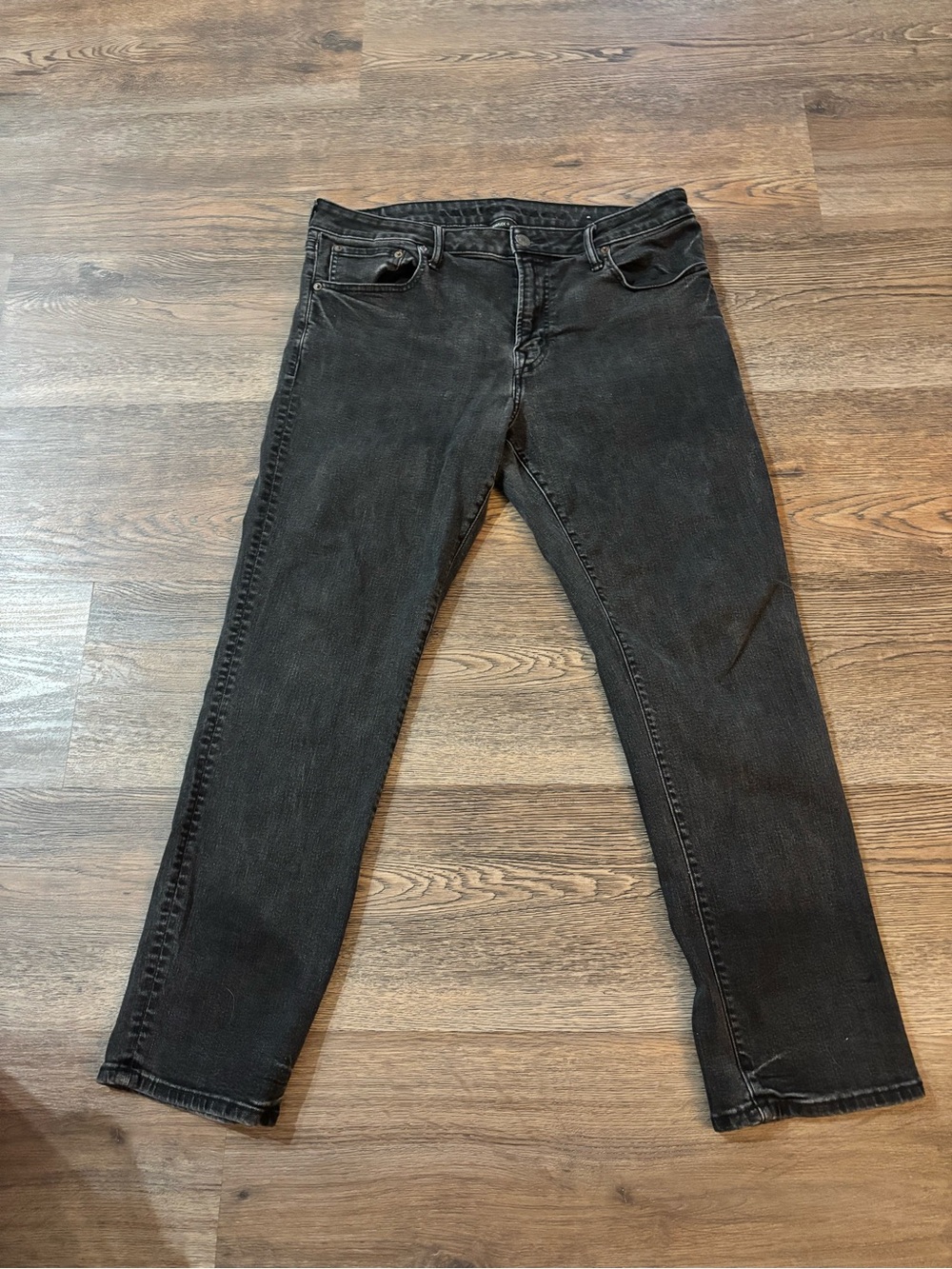 American Eagle Men's Slim Straight Black Jeans size 36X30 but measure 29” long